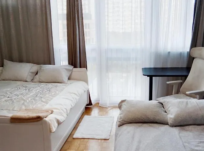 918a Center Tamars Varsó