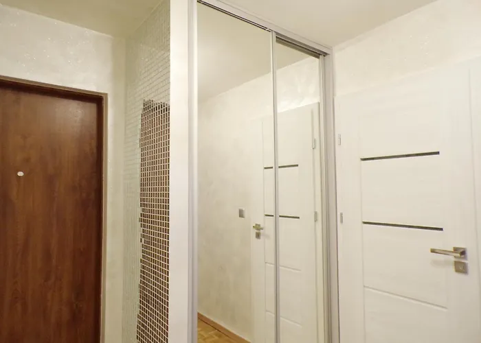 918a Center Tamars Varsó